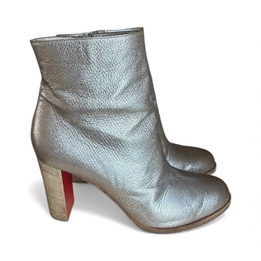 Christian Louboutin Adox Metallic boots
RETAIL 1,595 - Picture 4 of 8